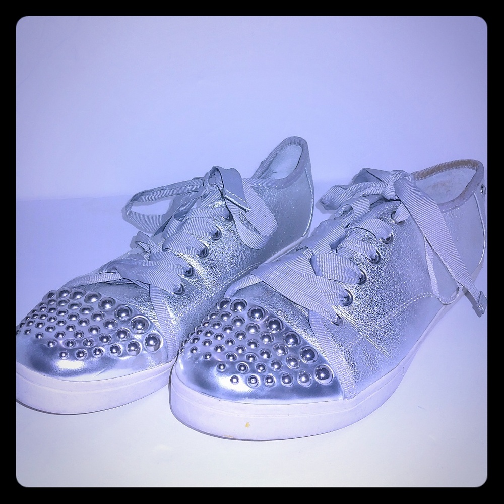 Vera wang sneakers